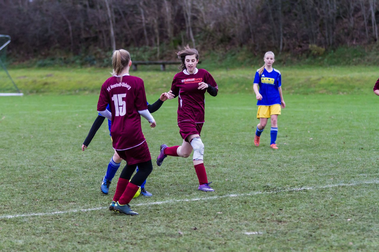 Bild 182 - B-Juniorinnen TSV Gnutz o.W. - SV Henstedt Ulzburg II : Ergebnis: ca. 5:0